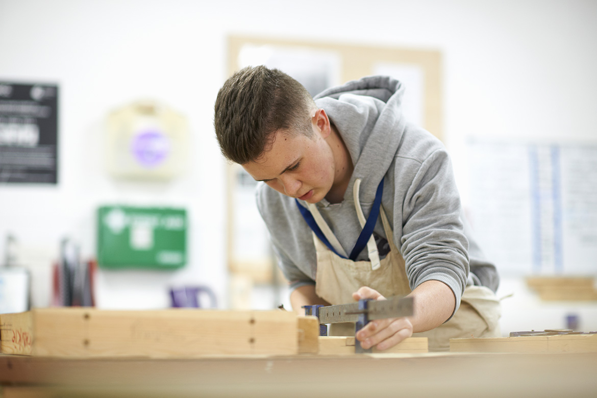 Certificate III in Cabinet Making and Timber Technology (Kitchens and Bathrooms)