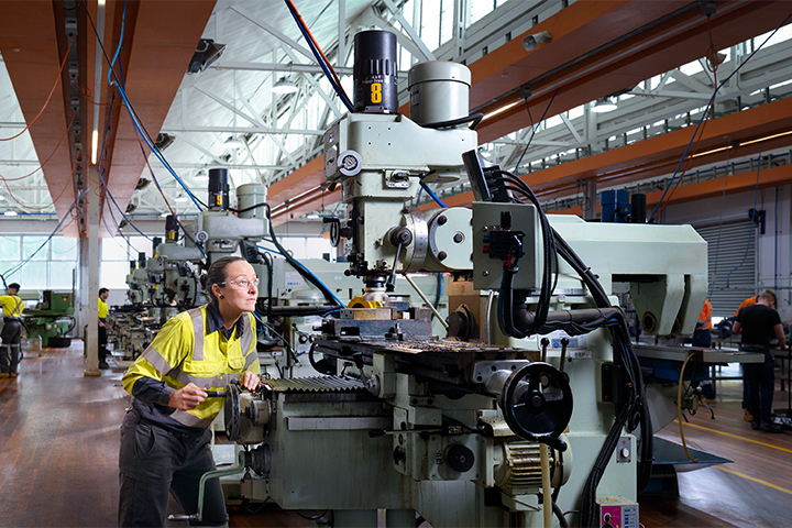 Certificate III in Engineering - Fabrication Trade (Sheetmetal working)