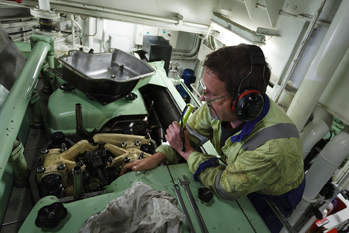 Advanced Diploma of Marine Engineering (Class 1) (Engineer Class 1 - Motor)